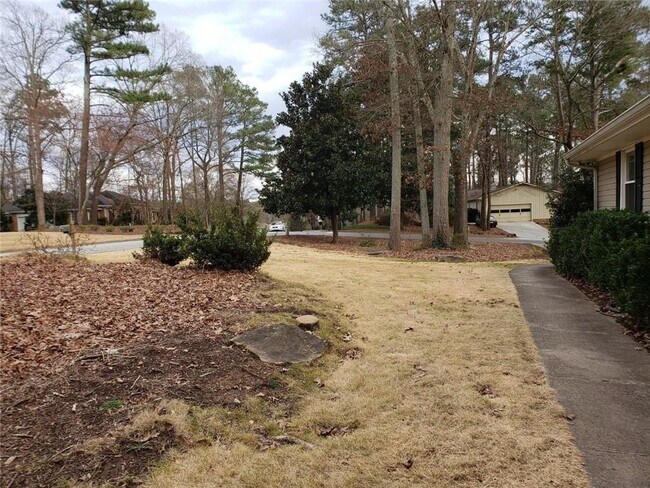 Building Photo - 3740 Clubland Dr