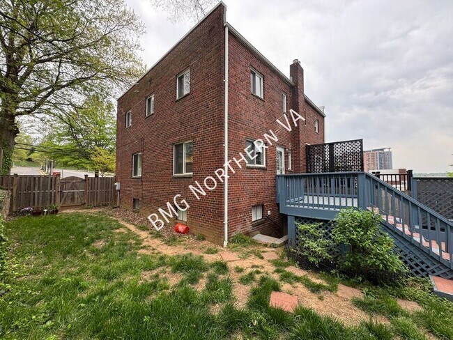 Building Photo - 130 Cambridge Rd