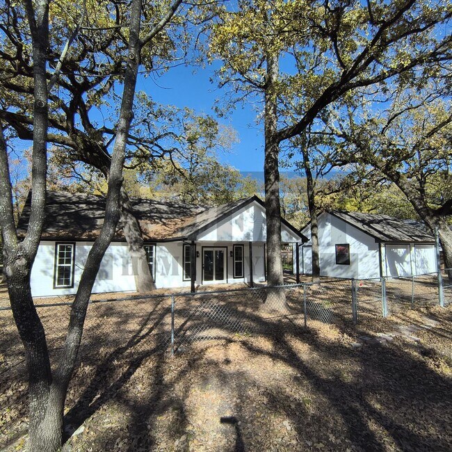 Building Photo - Fully remodeled 4-bedroom, 2-bathroom home