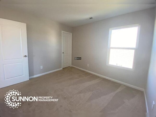 Building Photo - Charming 4 Bed, 3 Bath Home Corner Lot in Indian Trail!