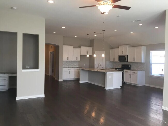 Primary Photo - 2416 Leeward Pl