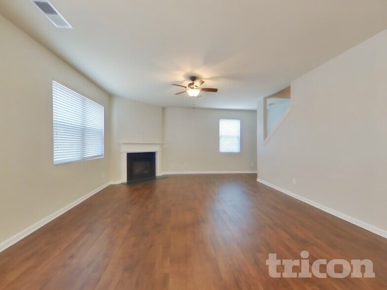 Building Photo - 38 Possum Creek Ln