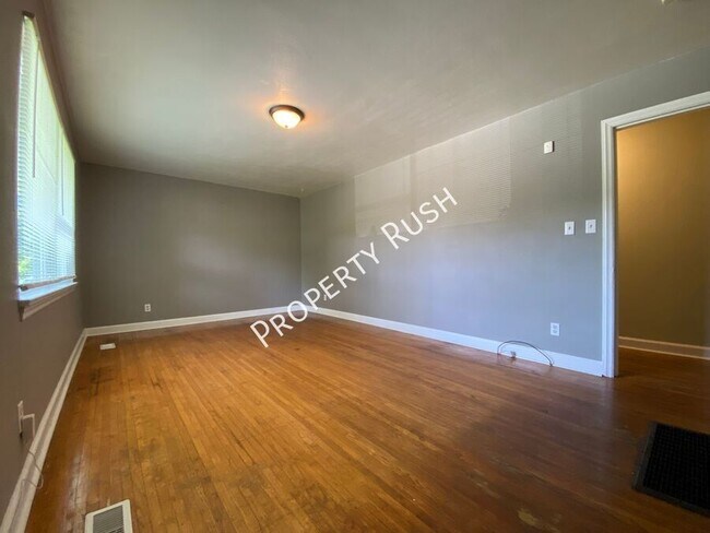 Building Photo - 1503 Pin Oak Dr