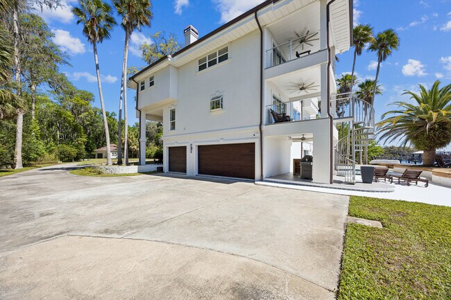 Building Photo - 14030 Mandarin Oaks Ln
