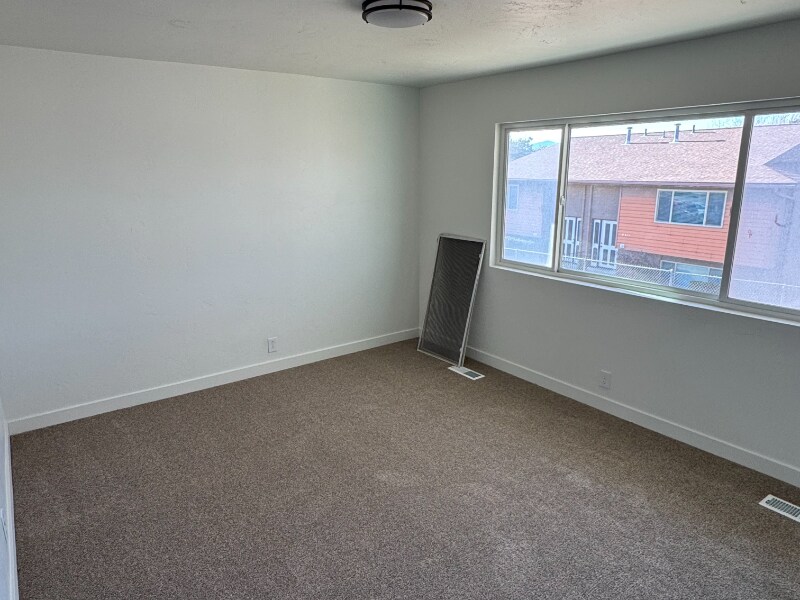 Building Photo - 174-180 W Foxbridge Dr