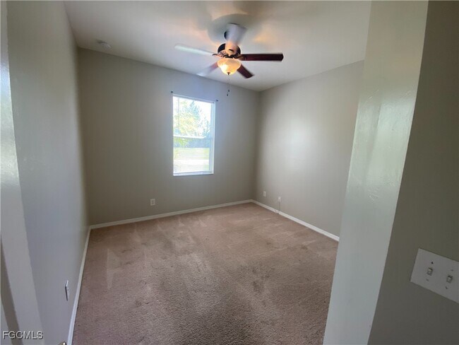 Building Photo - 1806 NW 21st Pl