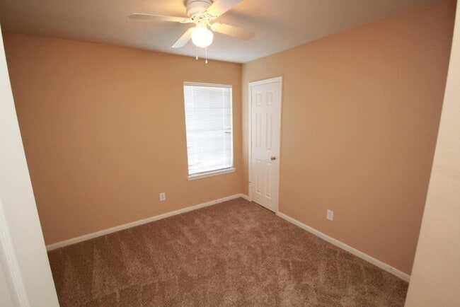 Building Photo - 6418 Mountain Pines Ln