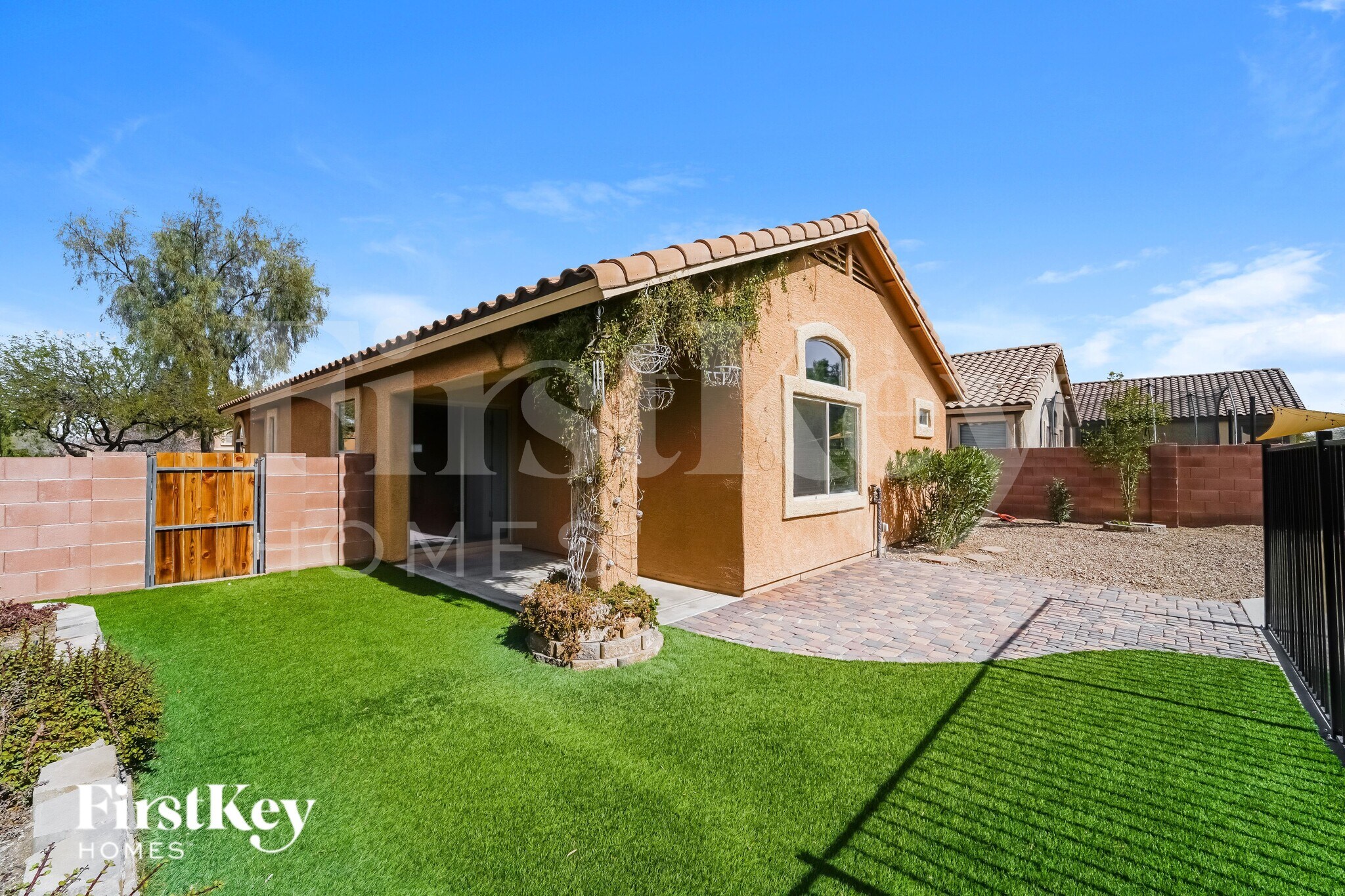 Building Photo - 8711 N Moonfire Dr
