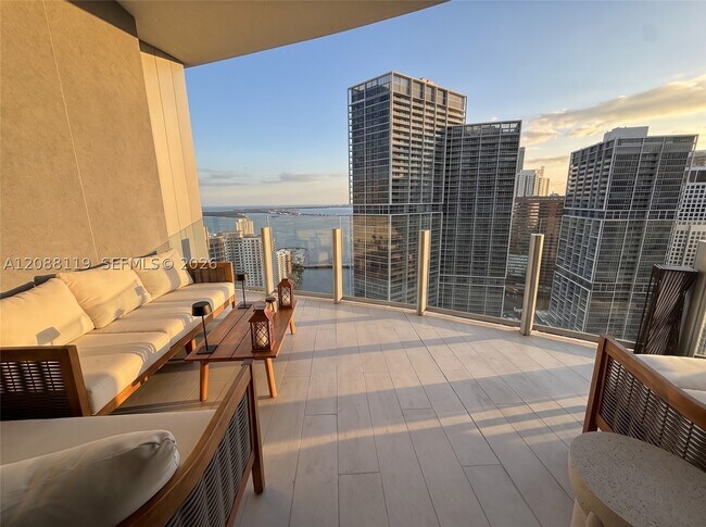 Building Photo - 300 Biscayne Blvd