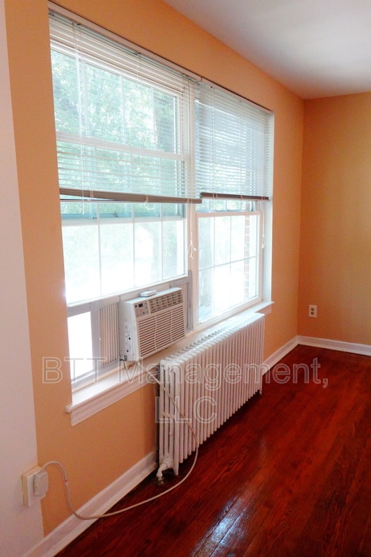 Building Photo - 8400 Greenwood Ave