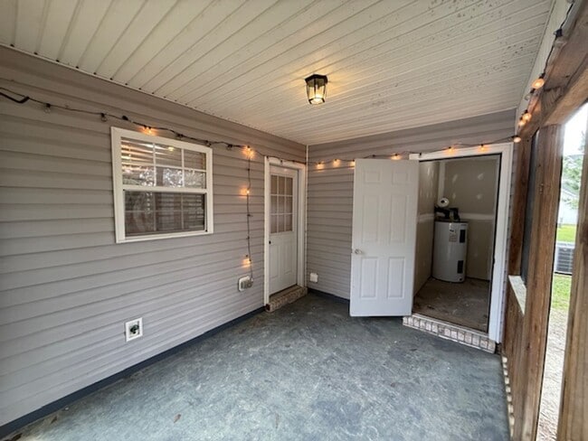 Building Photo - Carolina Forrest! 3 Bedroom / 3 Bath. Pet Friendly.