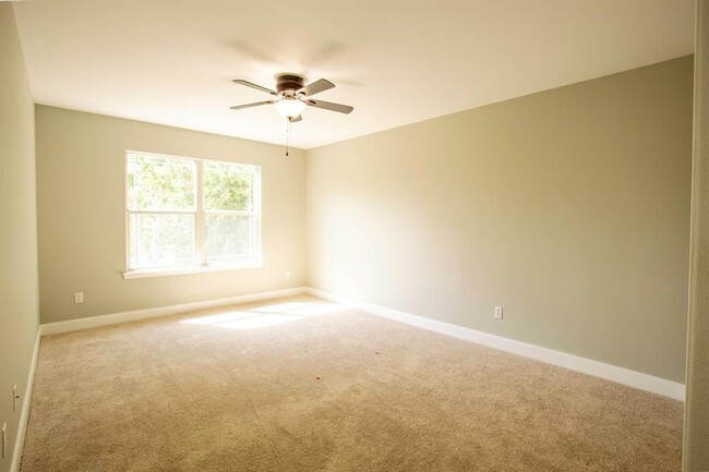 Building Photo - 350 McGarity