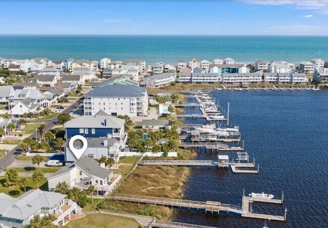 Building Photo - TIME TO SECURE YOUR BOATER'S PARADISE FOR THE FALL OF '25-SPRING OF '26