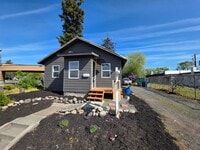 Building Photo - Newly Remodeled Home in Spokane