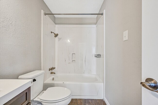 Building Photo - 2513 Northern Dr