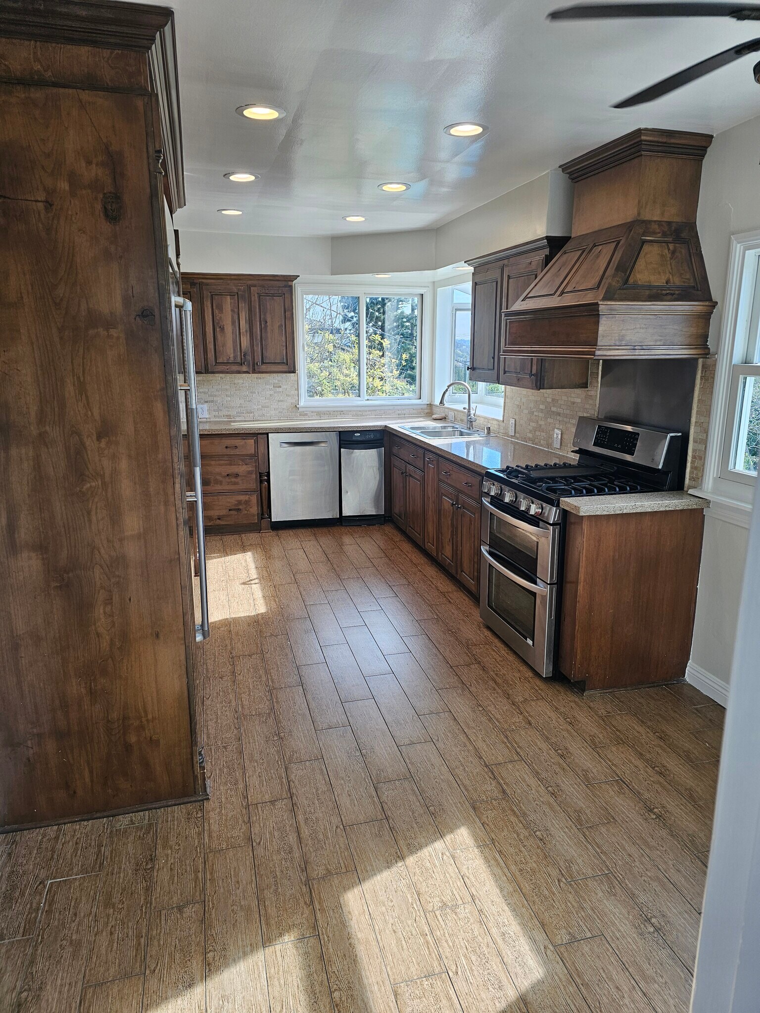 Building Photo - 3250 Lowry Rd