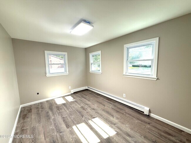 Building Photo - 410 Bay Way