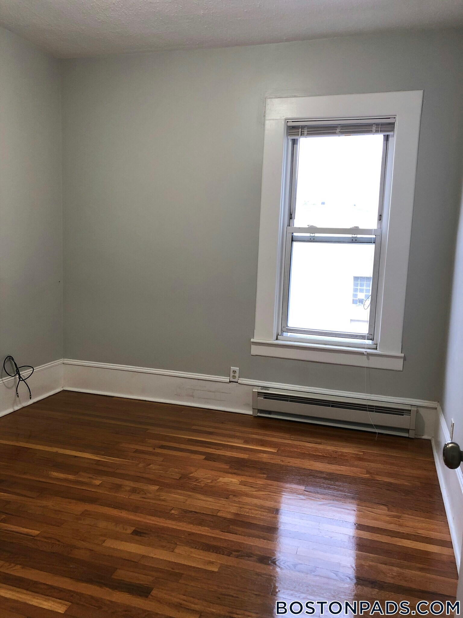 Building Photo - 94 E Cottage St