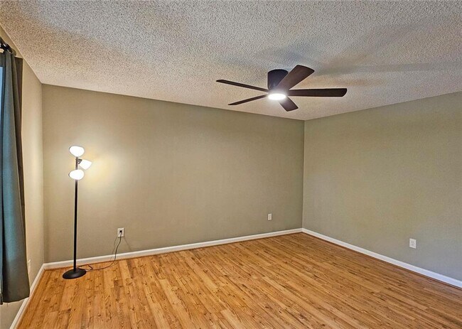 Building Photo - 47 Monet Ct NW