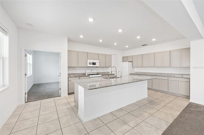 Building Photo - 7635 SW 64th St Rd