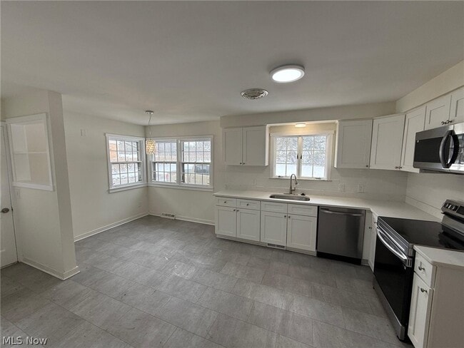 Building Photo - 22350 S Woodland Rd