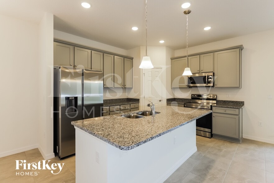 Building Photo - 620 Crown Rose Dr