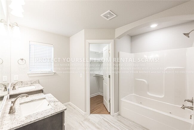 Building Photo - 4463 W Newton Ave