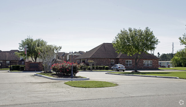 Building Photo - Waller Hillside Plaza