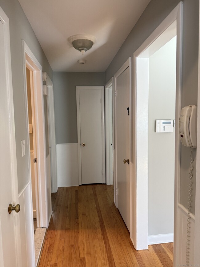 Building Photo - 21 Mettler St