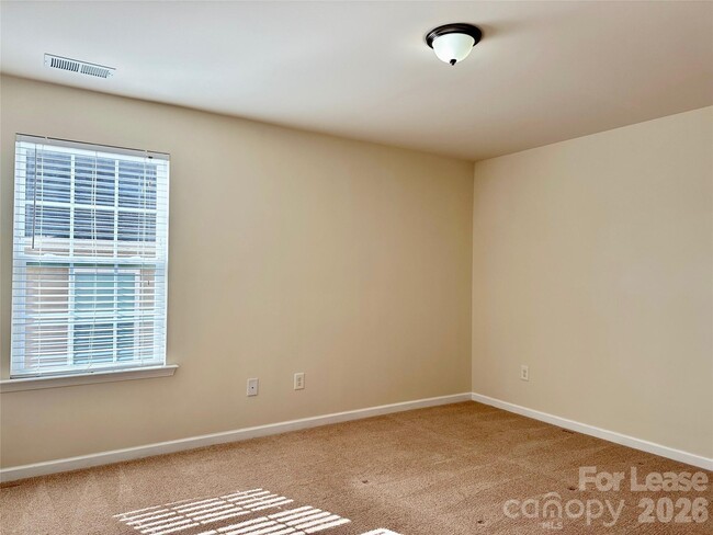 Building Photo - 1218 Clingman Dr