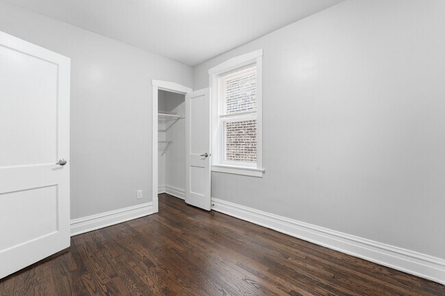Building Photo - 1625 S 47th Ct