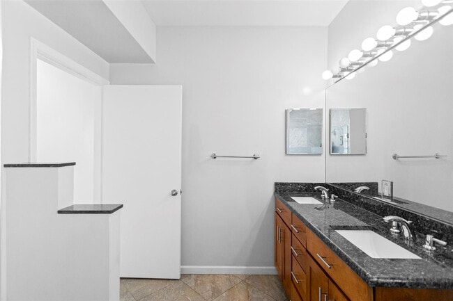 Building Photo - 15250 SW 49th Ct