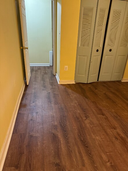 Building Photo - 3039 Hickory Grove Ct