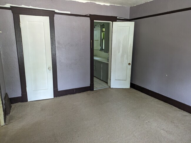 Building Photo - 129 N Johnson Ave