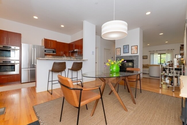 Building Photo - 769 Heath St