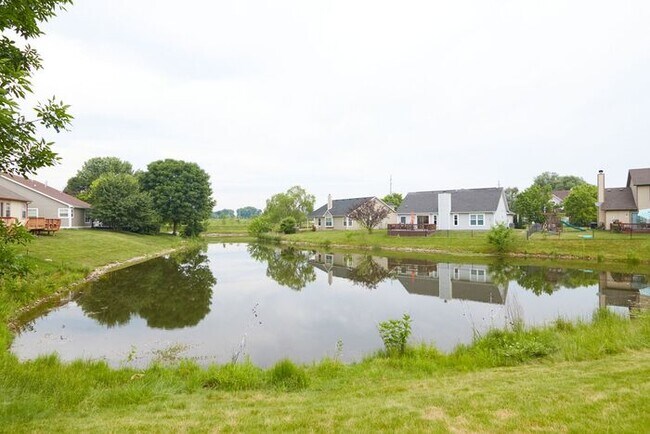 Building Photo - Lovely 3 Bedroom Home with Pond View