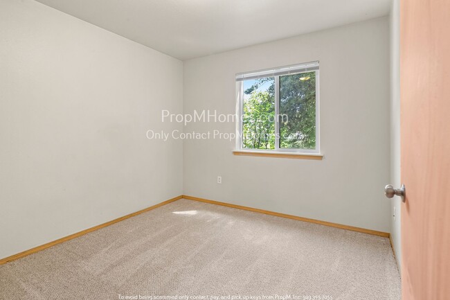 Building Photo - Four Bedroom Home in Powellhurst-Gilbert!