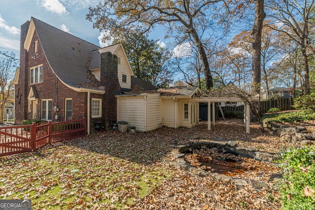 Building Photo - 1957 Walker Ave