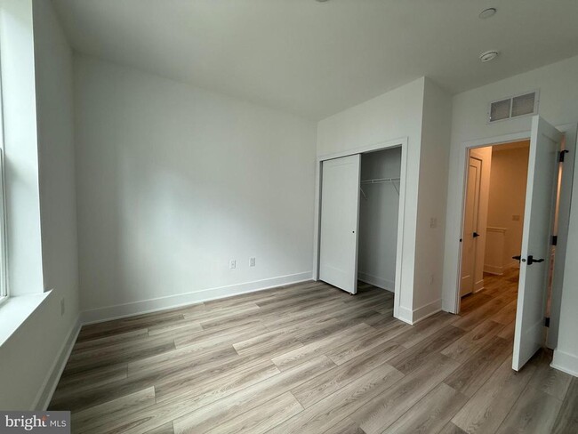 Building Photo - 2103 Donatello Dr
