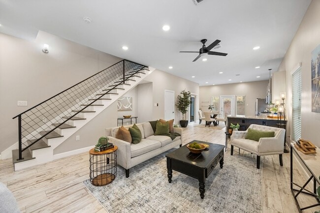 Building Photo - 317 E 35th St