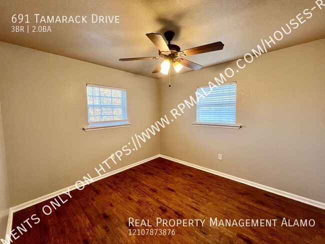 Building Photo - 691 Tamarack Dr