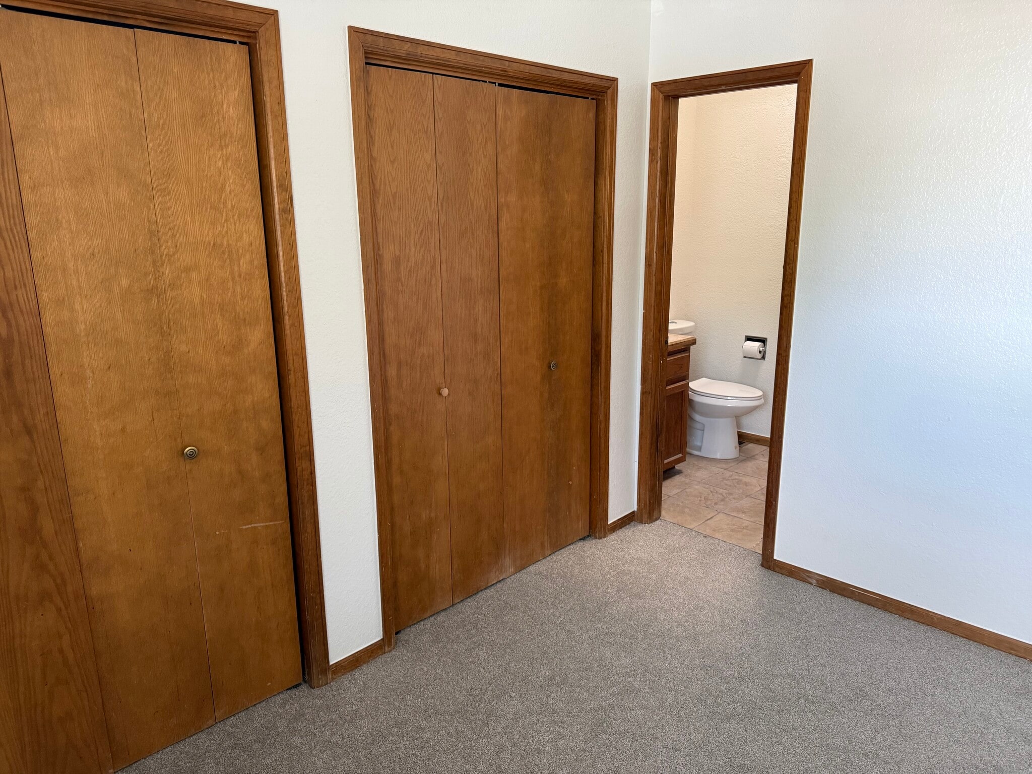 Master & Full Bathroom - 6734 Yarrow St