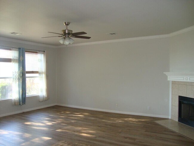 Building Photo - 503 Ambrose Dr