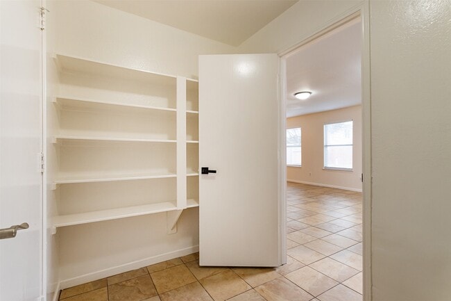 Building Photo - 2830 Katy Briar Ln