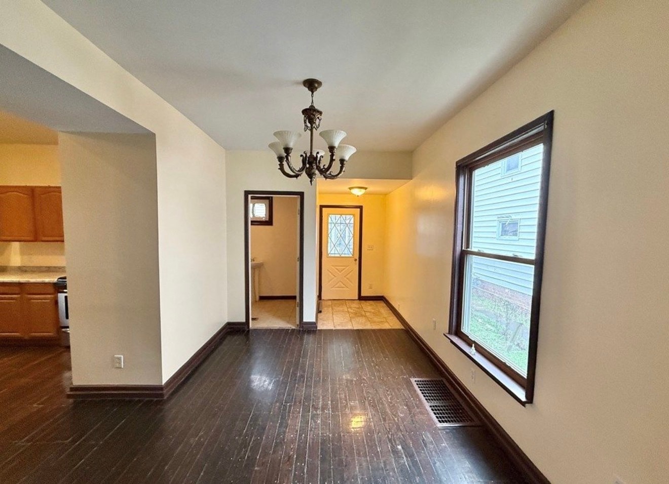 Dining area - 1803 Williams St