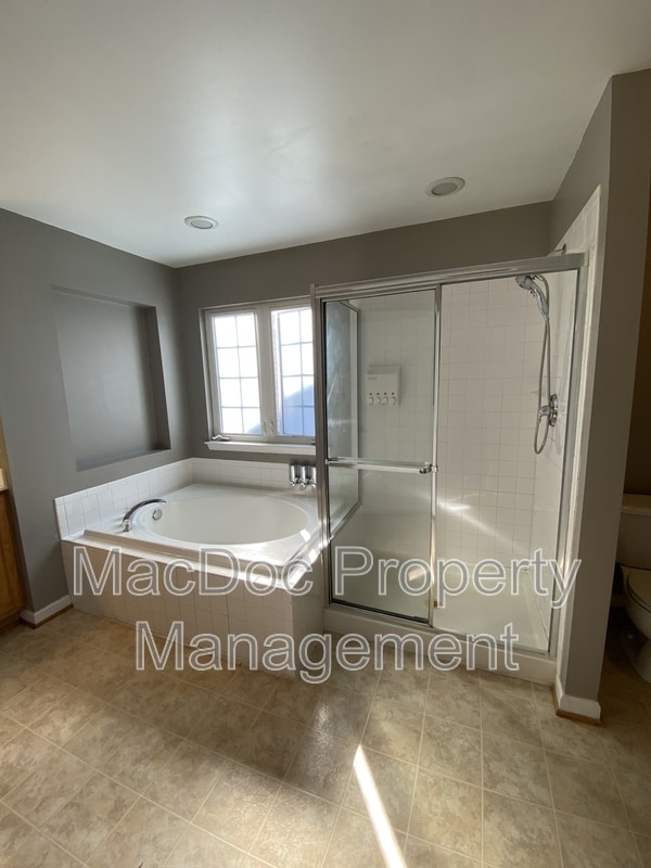 Building Photo - 5619 Joshua Tree Cir