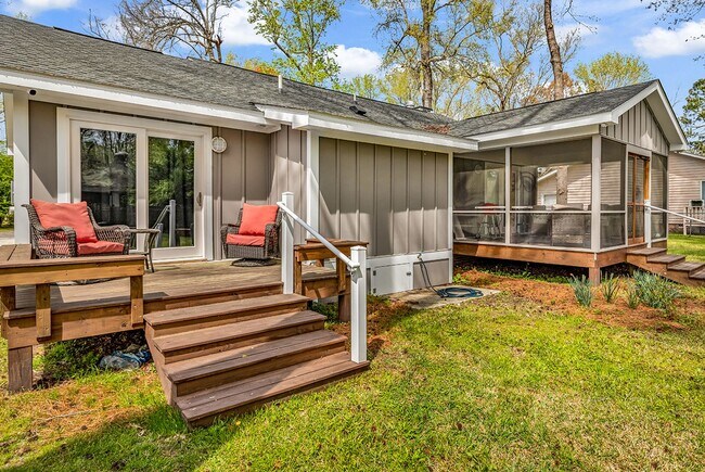 Building Photo - 2405 Bert Dr