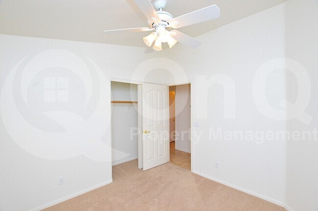 Building Photo - 10253 E Penstamin Dr