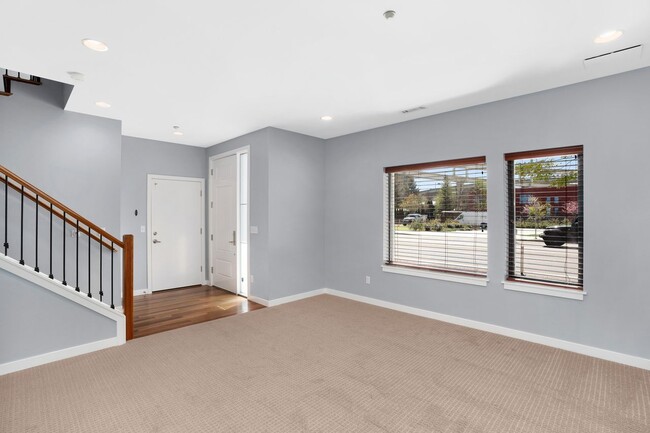 Building Photo - 2034 NW 16th Ave
