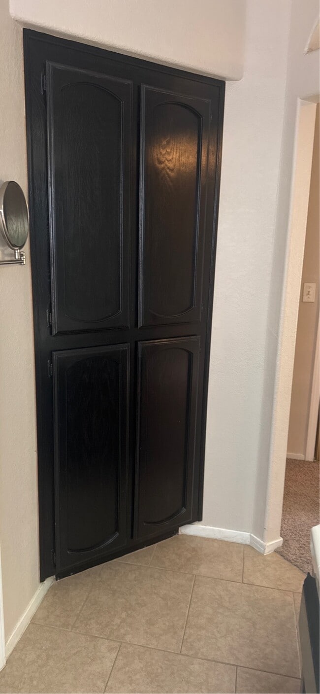 Building Photo - 10704 Sunset Canyon Dr